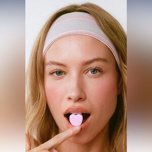 Sold out viral parke Valentine's Hair Set